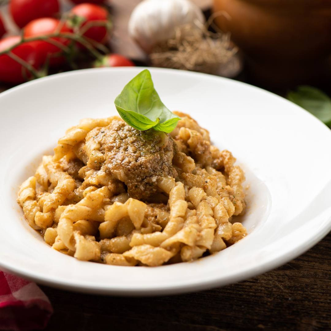 Busiate al Pesto di Mandorle e Basilico - Sua Maestà Sicilia