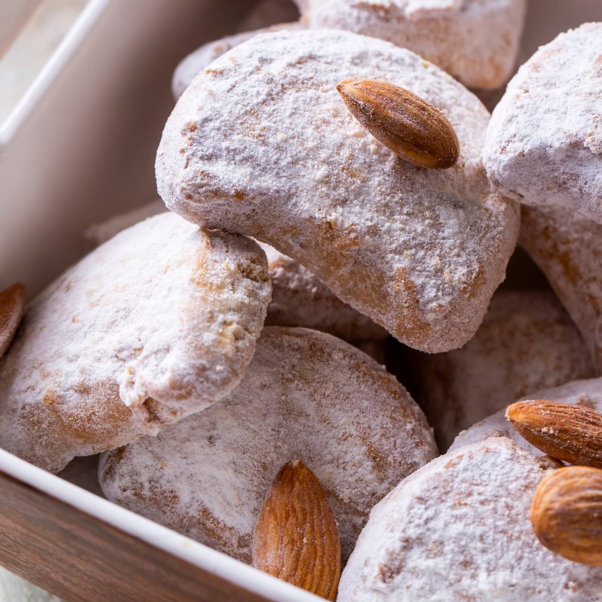 La Sagra del Mandorlo in Fiore: Scopri la Magia della Primavera in Sicilia - Sua Maestà Sicilia