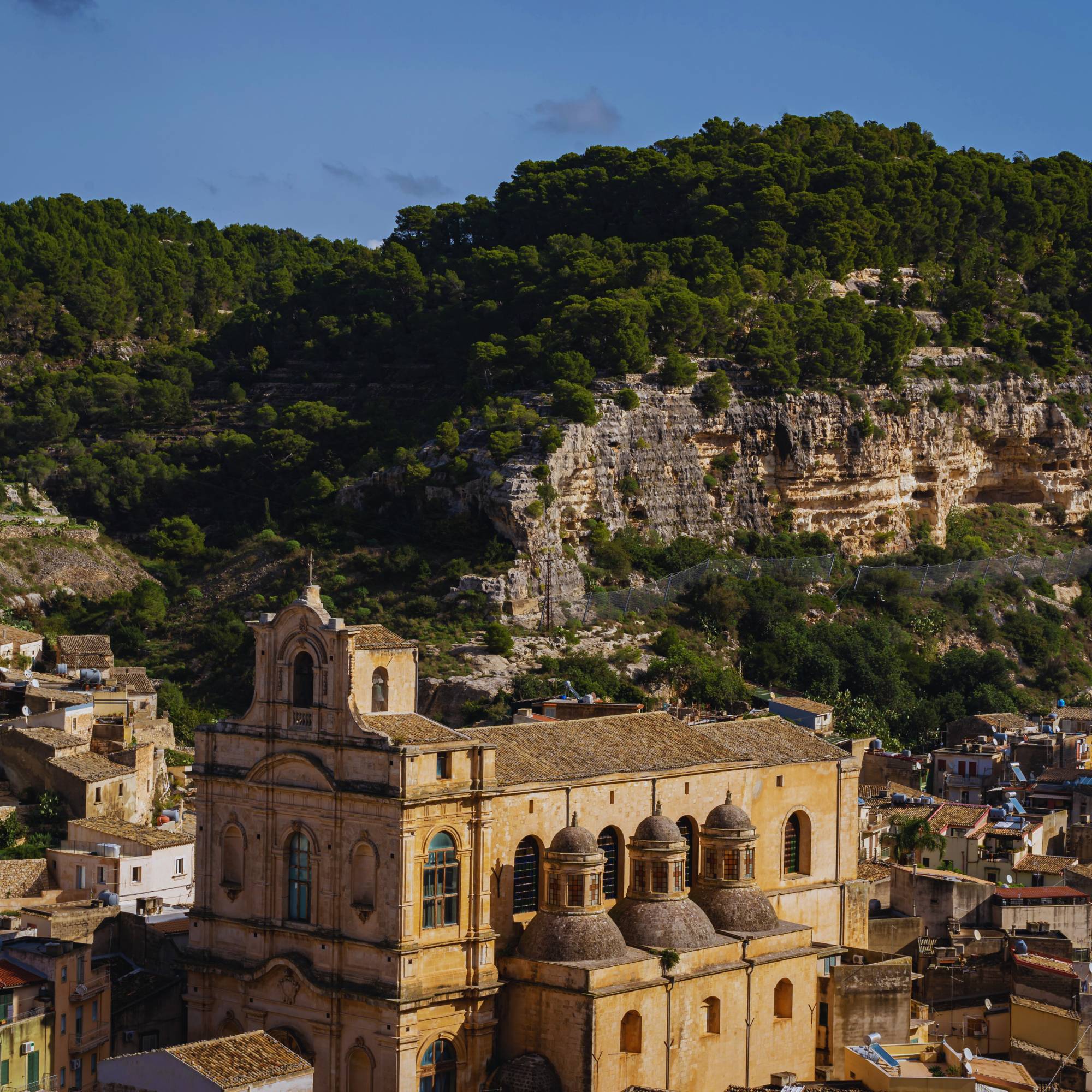 La Cavalcata di San Giuseppe: Quando la Sicilia celebra la sua storia e tradizione