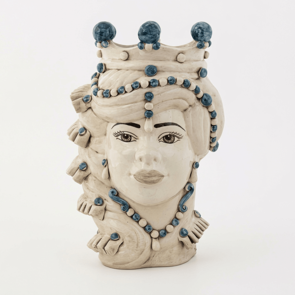 Tête de Maure méditerranéenne, blanc antique avec détails bleus